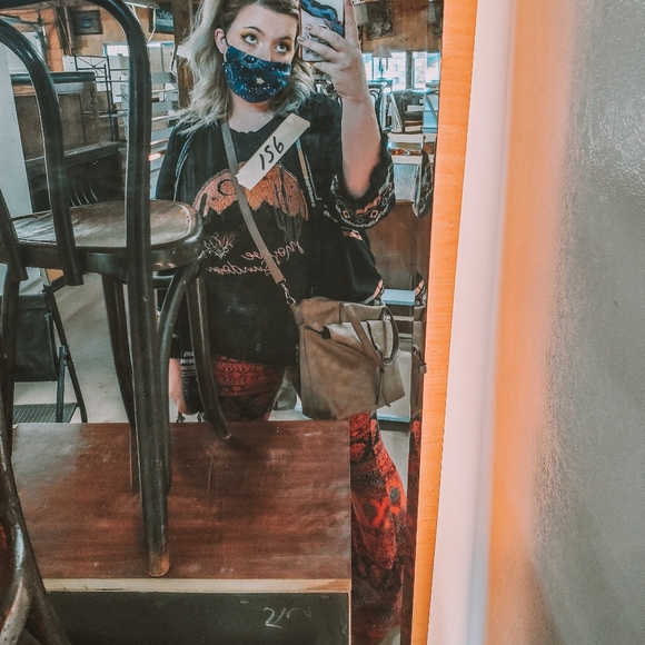 Meet your Posher, Alexa - Picture 8 of 11